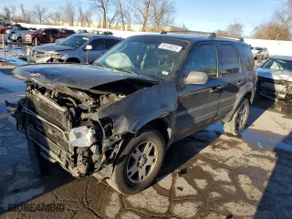 2004 Ford Escape Limited with VIN 1FMCU04184KA70257, listed as a Copart auction lot 89130575 with 186,430 mi miles and Salvage Title. Bid and sale history available at carsss.com. Image 1.