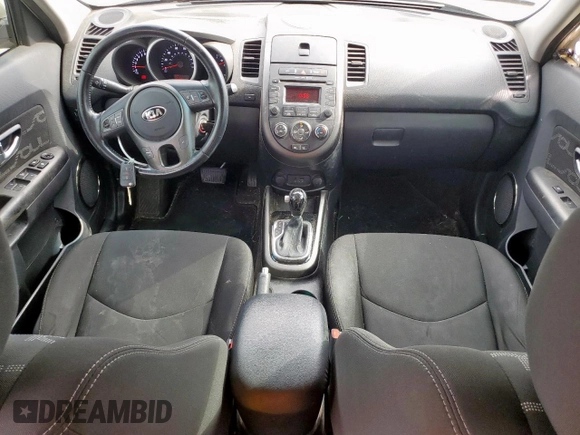 2013 Kia Soul + z VIN KNDJT2A64D7516093, wystawiony jako Copart lot #55762795 z przebiegiem 69 783 mil mil oraz Szkody całkowita. Historia ofert i sprzedaży dostępna na DreamBid. Obrazek 8.