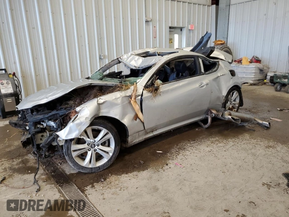 2011 Hyundai Genesis Coupe Grand Touring z VIN KMHHU6KH8BU044431, wystawiony jako Copart lot #56942685 z przebiegiem 209 845 mil mil oraz Nie do naprawy • Non repairable. Historia ofert i sprzedaży dostępna na DreamBid. Obrazek 1.