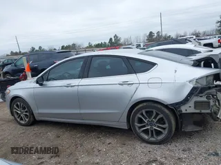 2017 Ford Fusion SE with VIN 3FA6P0H7XHR228435, listed as a IAAI auction lot 41607945 with 139,850 mi miles. Bid and sale history available at carsss.com. Image 15.