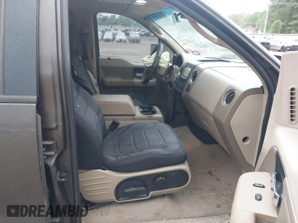 2005 Ford F-150 XLT z VIN 1FTRW12W35FB34549, wystawiony jako IAAI lot #41923359 z przebiegiem 286 494 mil mil oraz . Historia ofert i sprzedaży dostępna na DreamBid. Obrazek 5.
