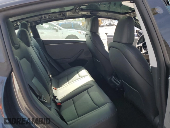 2024 Tesla Model 3 z VIN 5YJ3E1EA5RF857757, wystawiony jako Copart lot #45758385 z przebiegiem 5364 mil mil oraz Szkody całkowita. Historia ofert i sprzedaży dostępna na DreamBid. Obrazek 11.