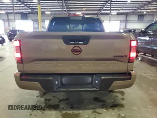 2024 Nissan Frontier SV with VIN 1N6ED1EJ0RN642992, listed as a Copart auction lot 70565784 with 194 mi miles and Salvage Title. Bid and sale history available at carsss.com. Image 6.