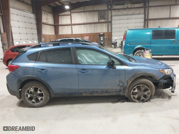 2020 Subaru Crosstrek Premium with VIN JF2GTAPC4L8202181, listed as a IAAI auction lot 41964713 with 33,172 mi miles. Bid and sale history available at carsss.com. Image 13.