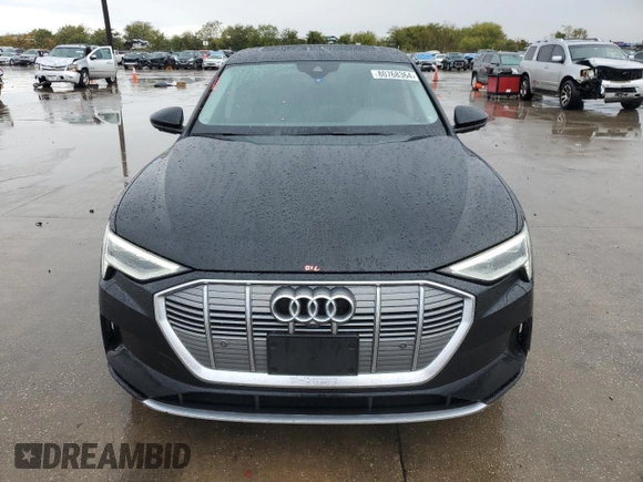 2020 Audi e-tron Sportback Premium Plus z VIN WA12ABGE3LB035458, wystawiony jako Copart lot #80768364 z przebiegiem 22 823 mil mil oraz Szkoda całkowita • Salvage title. Historia ofert i sprzedaży dostępna na DreamBid. Obrazek 5.