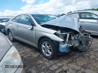 2004 Toyota Solara SE z VIN 4T1CE38P64U810437, wystawiony jako IAAI lot #42007473 z przebiegiem 105 892 mil mil oraz . Historia ofert i sprzedaży dostępna na DreamBid. Obrazek 1.