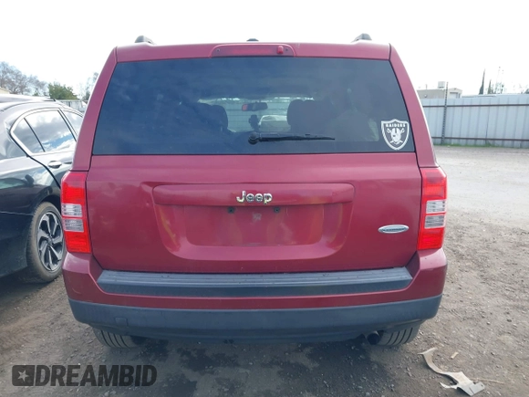 2016 Jeep Patriot Latitude with VIN 1C4NJPFB0GD582527, listed as a IAAI auction lot 41494076 with 166,263 mi miles and . Bid and sale history available at DreamBid. Image 16.