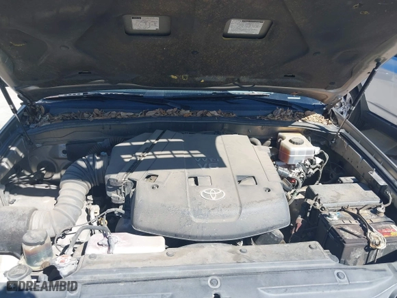 2004 Toyota 4Runner SR5 with VIN JTEZU14R540023561, listed as a IAAI auction lot 41862986 with 272,305 mi miles. Bid and sale history available at carsss.com. Image 10.