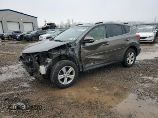 2014 Toyota RAV4 XLE with VIN JTMRFREV8ED091906, listed as a Copart auction lot 52338795 with 141,725 mi miles and Salvage Title. Bid and sale history available at carsss.com. Image 1.