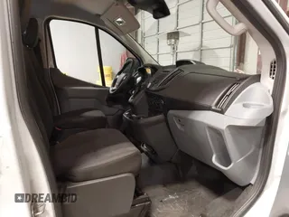 2019 Ford Transit z VIN 1FTYE1ZM4KKB38454, wystawiony jako IAAI lot #41599919 z przebiegiem 187 153 mil mil oraz . Historia ofert i sprzedaży dostępna na DreamBid. Obrazek 5.