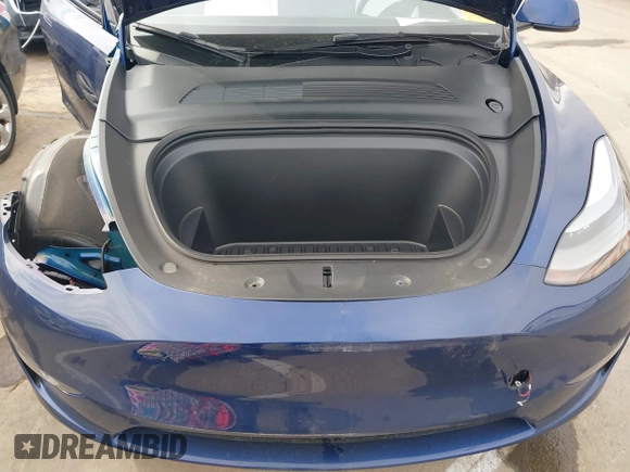 2024 Tesla Model Y Long Range z VIN 7SAYGDEE9RA244657, wystawiony jako IAAI lot #41694621 z przebiegiem 12 991 mil mil oraz . Historia ofert i sprzedaży dostępna na DreamBid. Obrazek 10.