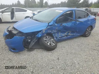 2021 Nissan Versa SV z VIN 3N1CN8EV1ML864794, wystawiony jako Copart lot #56690095 z przebiegiem 64 803 mil mil oraz Szkoda całkowita • Salvage title. Historia ofert i sprzedaży dostępna na DreamBid. Obrazek 1.