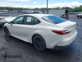 2025 Toyota Camry LE z VIN 4T1DAACK3SU065224, wystawiony jako IAAI lot #42341546 z przebiegiem 3 186 mil mil oraz . Historia ofert i sprzedaży dostępna na DreamBid. Obrazek 3.