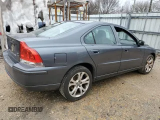2009 Volvo S60 2.5T with VIN YV1RH592092735980, listed as a Copart auction lot 43513315 with 249,392 mi miles and Clean Title. Bid and sale history available at carsss.com. Image 3.
