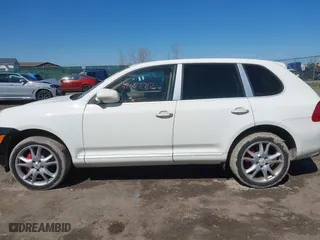 2006 Porsche Cayenne Turbo with VIN WP1AC29P06LA91297, listed as a IAAI auction lot 42067712 with 161,348 mi miles. Bid and sale history available at carsss.com. Image 14.
