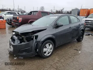 2016 Chevrolet Sonic LS z VIN 1G1JA5SH1G4166959, wystawiony jako Copart lot #42232765 z przebiegiem 91 123 mil mil oraz Szkoda całkowita • Salvage title. Historia ofert i sprzedaży dostępna na DreamBid. Obrazek 1.