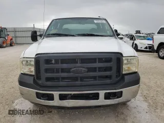2006 Ford Super Duty F-250 XL with VIN 1FTSW20586EB87398, listed as a Copart auction lot 69590284 with 152,300 mi miles and Clean Title. Bid and sale history available at carsss.com. Image 5.