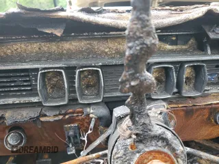 1965 Lincoln Continental z VIN 5Y86N428483, wystawiony jako Copart lot #56333345 z przebiegiem Nie podano mil oraz Szkoda całkowita • Salvage title. Historia ofert i sprzedaży dostępna na DreamBid. Obrazek 9.