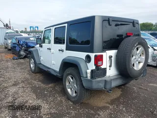 2016 Jeep Wrangler Unlimited Sport z VIN 1C4HJWDG7GL166003, wystawiony jako IAAI lot #42549551 z przebiegiem 96 760 mil mil oraz . Historia ofert i sprzedaży dostępna na DreamBid. Obrazek 3.