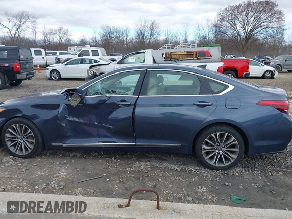 2015 Hyundai Genesis 3.8L with VIN KMHGN4JE4FU093636, listed as a IAAI auction lot 42021732 with 130,512 mi miles. Bid and sale history available at carsss.com. Image 14.