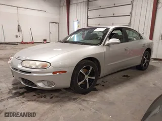 2001 Oldsmobile Aurora with VIN 1G3GS64C214111868, listed as a IAAI auction lot 41721992 with 146,785 mi miles. Bid and sale history available at carsss.com. Image 20.