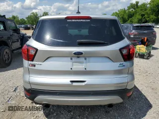 2019 Ford Escape SE z VIN 1FMCU9GD8KUB91172, wystawiony jako Copart lot #58533265 z przebiegiem 111 175 mil mil oraz Szkoda całkowita • Salvage title. Historia ofert i sprzedaży dostępna na DreamBid. Obrazek 6.