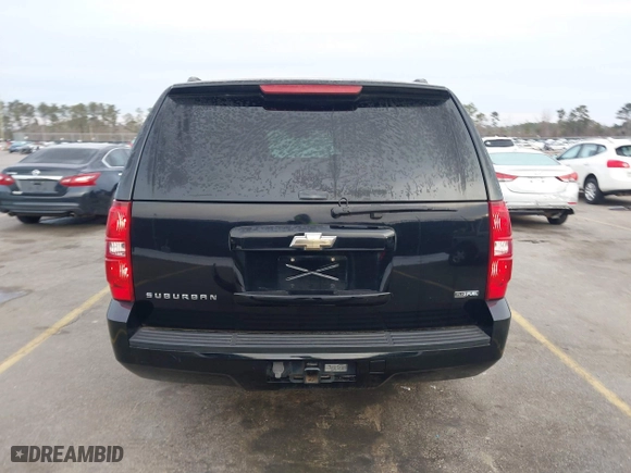 2008 Chevrolet Suburban LTZ with VIN 1GNFC16048J195872, listed as a IAAI auction lot 41389825 with 207,421 mi miles. Bid and sale history available at carsss.com. Image 17.