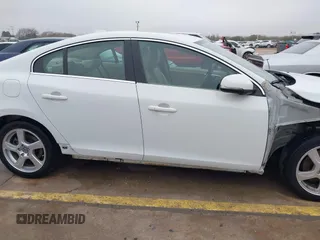 2012 Volvo S60 T5 z VIN YV1622FS3C2127353, wystawiony jako IAAI lot #41440106 z przebiegiem 103 762 mil mil oraz . Historia ofert i sprzedaży dostępna na DreamBid. Obrazek 14.