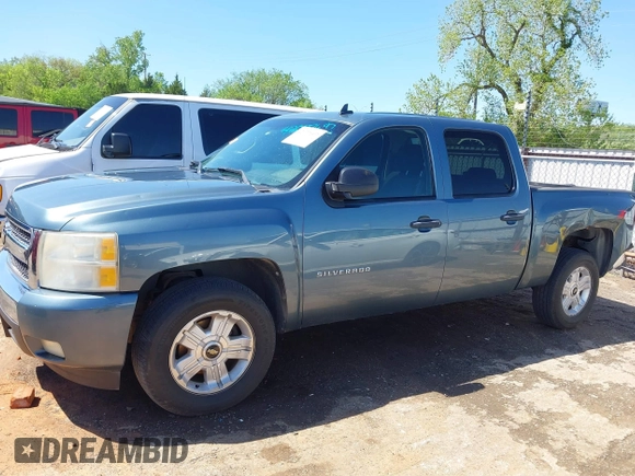 2011 Chevrolet Silverado 1500 LT with VIN 3GCPKSE3XBG265420, listed as a IAAI auction lot 42077697 with 267,658 mi miles and . Bid and sale history available at DreamBid. Image 14.