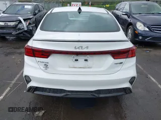 2023 Kia Forte GT-Line z VIN 3KPF54AD5PE583428, wystawiony jako IAAI lot #42016122 z przebiegiem 16 589 mil mil oraz . Historia ofert i sprzedaży dostępna na DreamBid. Obrazek 16.