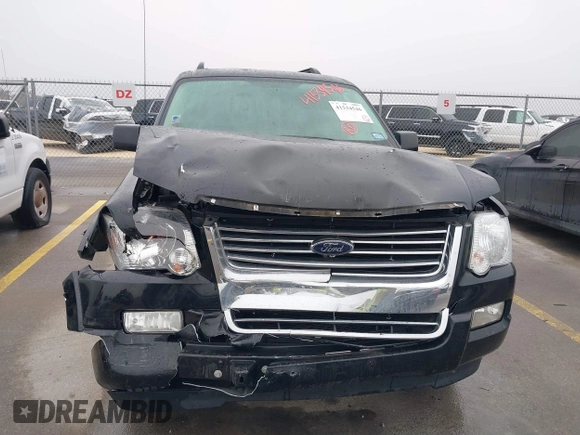 2010 Ford Explorer XLT z VIN 1FMEU6DE5AUA15196, wystawiony jako IAAI lot #41534546 z przebiegiem 86 328 mil mil oraz . Historia ofert i sprzedaży dostępna na DreamBid. Obrazek 6.
