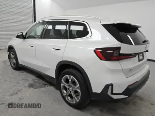 2023 BMW X1 xDrive28i with VIN WBX73EF00P5X20800, listed as a Copart auction lot 53166625 with 27,545 mi miles and Clean Title. Bid and sale history available at carsss.com. Image 2.