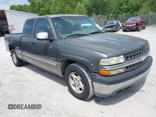 2000 Chevrolet Silverado 1500 LS with VIN 2GCEC19T4Y1269344, listed as a IAAI auction lot 42167334 with 294,781 mi miles. Bid and sale history available at carsss.com. Image 1.