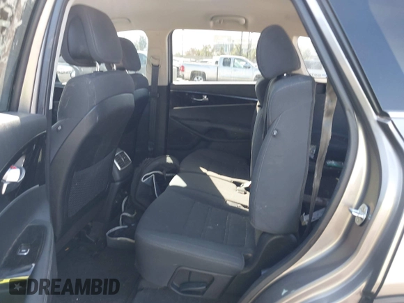 2016 Kia Sorento LX with VIN 5XYPG4A38GG119543, listed as a IAAI auction lot 41630117 with 79,816 mi miles. Bid and sale history available at carsss.com. Image 8.