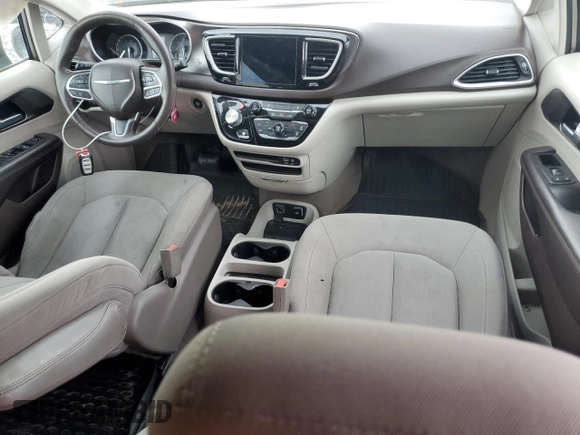 2017 Chrysler Pacifica Touring with VIN 2C4RC1DG7HR747382, listed as a Copart auction lot 61635915 with 188,495 mi miles and Salvage title. Bid and sale history available at DreamBid. Image 8.