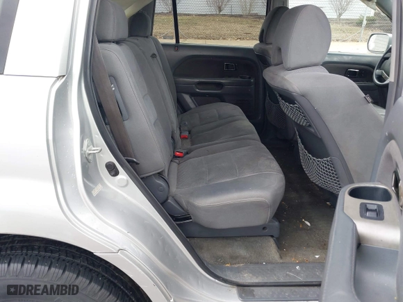 2006 Honda Pilot EX with VIN 2HKYF18426H553632, listed as a IAAI auction lot 41656610 with 154,470 mi miles. Bid and sale history available at carsss.com. Image 8.