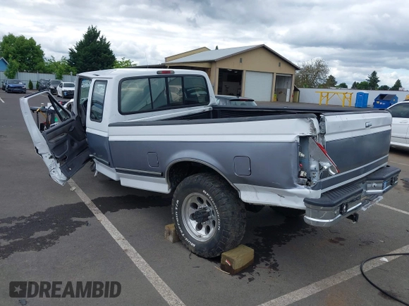 1996 Ford F-250 z VIN 1FTHX26F8TEB61614, wystawiony jako IAAI lot #42255763 z przebiegiem Nie podano mil oraz . Historia ofert i sprzedaży dostępna na DreamBid. Obrazek 20.