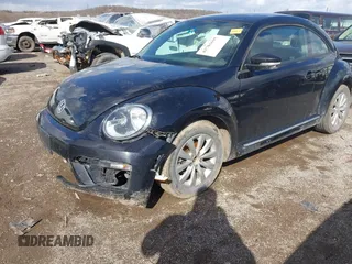 2019 Volkswagen Beetle S с VIN 3VWFD7ATXKM709046, выставлен на аукционе IAAI как лот 41701695 с пробегом 103 043 миль миль и . История ставок и продаж доступна на DreamBid. Изображение 17.