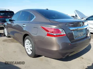 2015 Nissan Altima 2.5 S with VIN 1N4AL3AP9FN385035, listed as a IAAI auction lot 41969896 with 86,711 mi miles. Bid and sale history available at carsss.com. Image 3.
