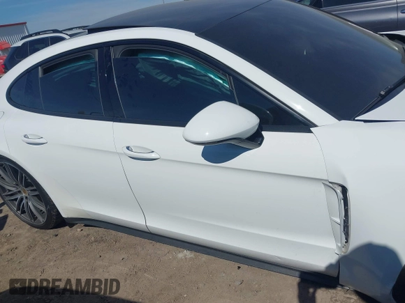 2018 Porsche Panamera с VIN WP0AA2A74JL105312, выставлен на аукционе IAAI как лот 41672584 с пробегом Не указан миль и . История ставок и продаж доступна на DreamBid. Изображение 13.