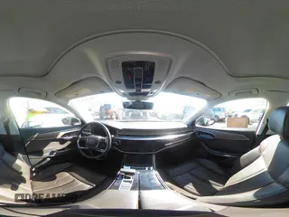 2019 Audi A8 z VIN WAU8DAF83KN006534, wystawiony jako IAAI lot #41712610 z przebiegiem 52 263 mil mil oraz . Historia ofert i sprzedaży dostępna na DreamBid. Obrazek 20.