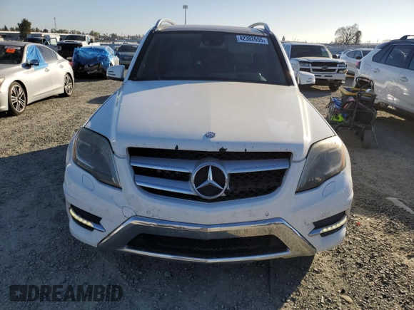 2013 Mercedes-Benz GLK 250 with VIN WDCGG0EB0DG131389, listed as a Copart auction lot 42382655 with 231,906 mi miles and Clean Title. Bid and sale history available at DreamBid. Image 5.
