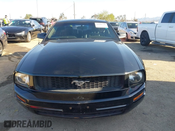 2008 Ford Mustang Deluxe with VIN 1ZVHT80NX85114958, listed as a IAAI auction lot 41806240 with 164,980 mi miles. Bid and sale history available at carsss.com. Image 12.