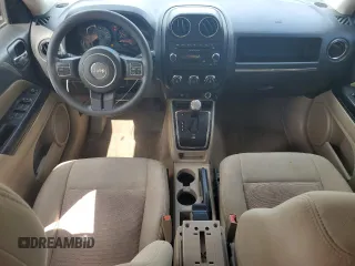 2014 Jeep Patriot Altitude z VIN 1C4NJPBA7ED894466, wystawiony jako Copart lot #54675025 z przebiegiem 110 716 mil mil oraz Szkoda całkowita • Salvage title. Historia ofert i sprzedaży dostępna na DreamBid. Obrazek 8.