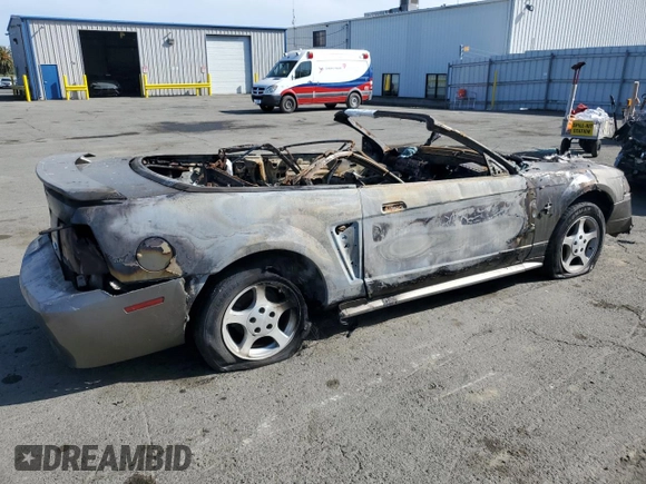 2002 Ford Mustang Deluxe z VIN 1FAFP44482F106003, wystawiony jako Copart lot #54337315 z przebiegiem Nie podano mil oraz Nie do naprawy • Non repairable. Historia ofert i sprzedaży dostępna na DreamBid. Obrazek 3.