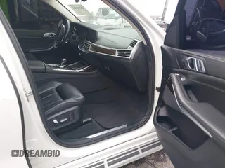 2019 BMW X7 xDrive40i z VIN 5UXCW2C53KL083874, wystawiony jako IAAI lot #41280522 z przebiegiem 155 067 mil mil oraz . Historia ofert i sprzedaży dostępna na DreamBid. Obrazek 5.