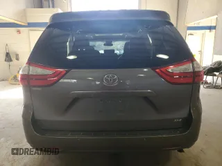 2015 Toyota Sienna XLE z VIN 5TDYK3DC5FS577227, wystawiony jako Copart lot #41766745 z przebiegiem 261 917 mil mil oraz Szkoda całkowita • Salvage title. Historia ofert i sprzedaży dostępna na DreamBid. Obrazek 6.