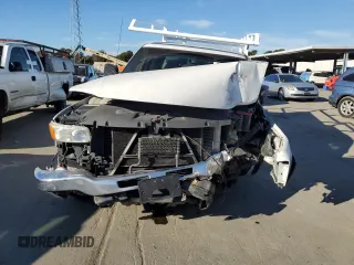 2005 GMC Sierra 1500 with VIN 1GDHC23215F894447, listed as a Copart auction lot 85680264 with 270,936 mi miles and Salvage Title. Bid and sale history available at DreamBid. Image 5.