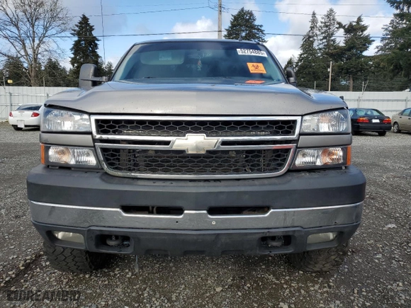 2007 Chevrolet Silverado 2500HD Classic LT1 with VIN 1GCHK23DX7F184295, listed as a Copart auction lot 52754885 with 272,706 mi miles and Salvage Title. Bid and sale history available at carsss.com. Image 5.