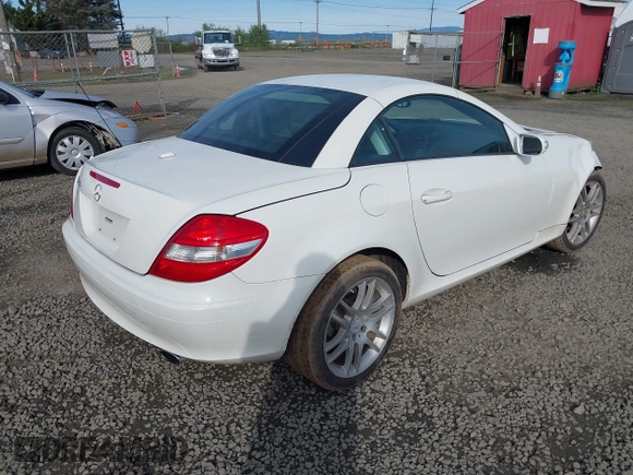 2008 Mercedes-Benz SLK 280 z VIN WDBWK54F68F189017, wystawiony jako IAAI lot #41990622 z przebiegiem 92 741 mil mil oraz . Historia ofert i sprzedaży dostępna na DreamBid. Obrazek 4.
